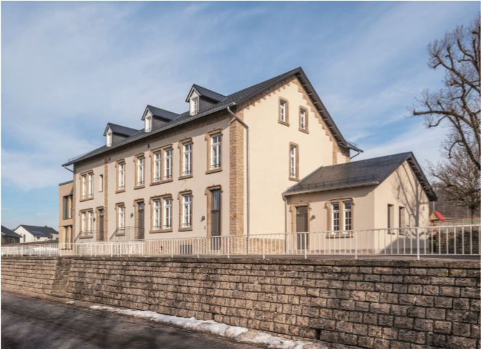 Transformation de l’ancienne école de Beyren en 6 logements sociaux Administration Communale de Flaxweiler Photo : C. Thiry ARCO - ARCHITECTURE COMPANY S.à R.L.