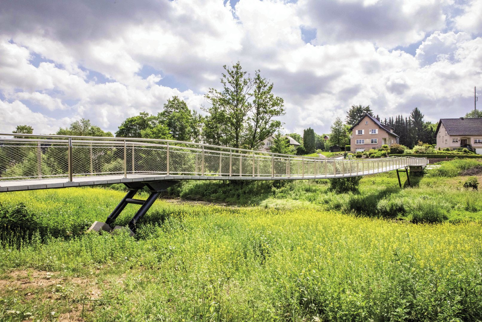 passerelle pour piétons à Bissen Lieu : Bissen / Photo : Administration Communale de Bissen INCA S.à R.L. INGÉNIEURS CONSEILS ASSOCIÉS