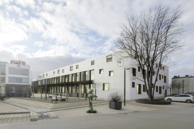 Service d’éducation et d’accueil à Bertrange Photo : © boshua Bohumil KOSTOHRYZ STEINMETZDEMEYER ARCHITECTES URBANISTES S.à R.L. 2
