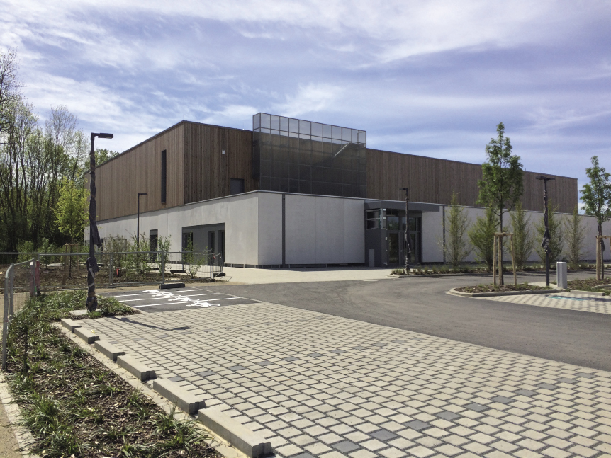 Études statiques et aménagements extérieurs du hall multisports à Sanem (maître d’ouvrage : A.C. SANEM - conception architecturale : BENG) IC LUX S.A.