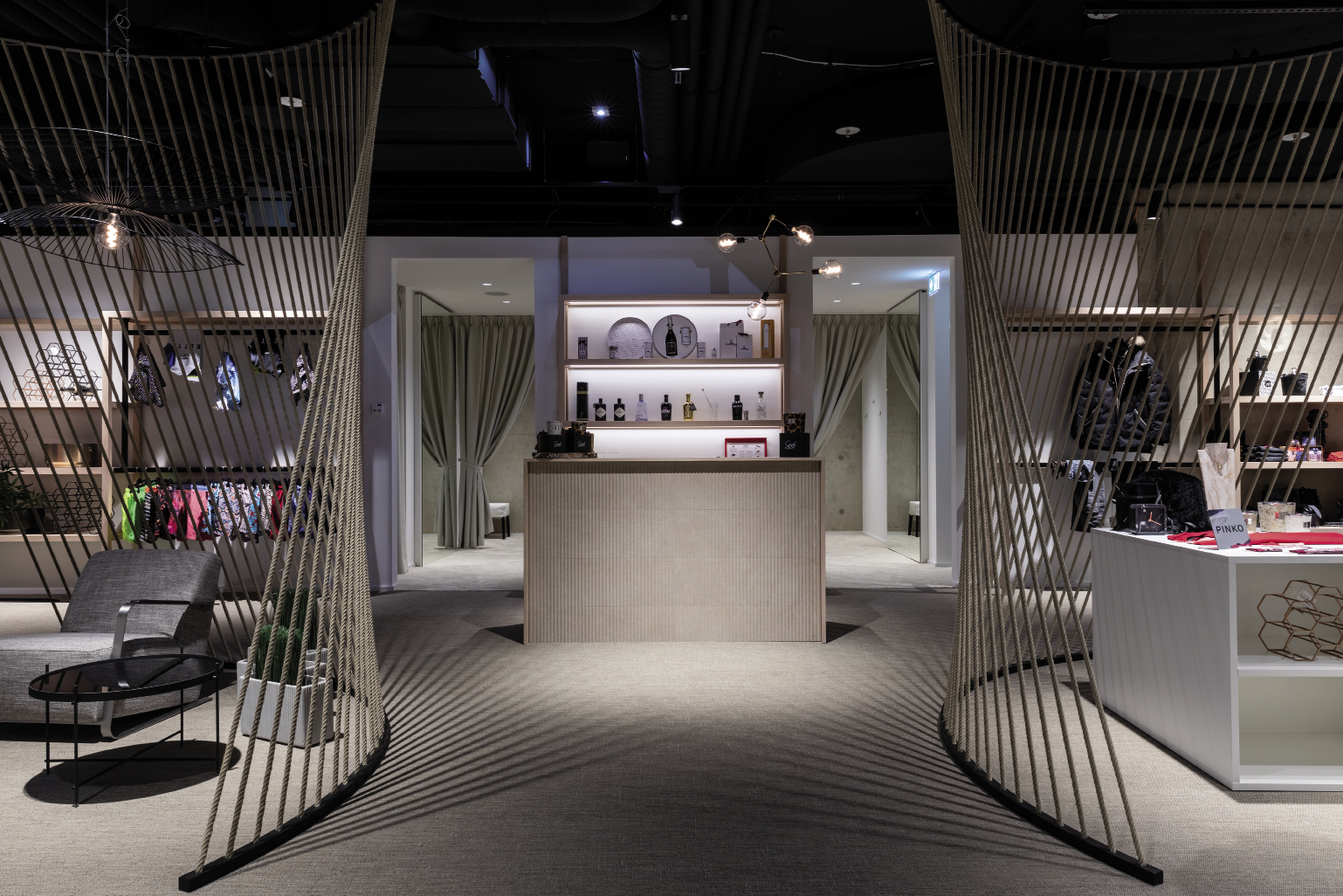 FASHION CLUB – Aménagement intérieur d’un magasin de vêtements MORENO ARCHITECTURE ET ASSOCIéS S.à R.L.