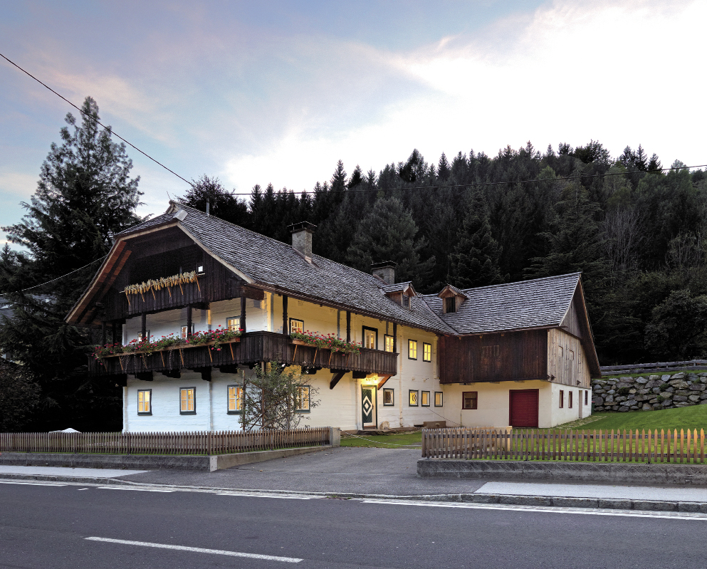 Denkmalgerechte Renovierung eine traditionellen Bauernhauses von 1479 RIESENHUBER GEORG