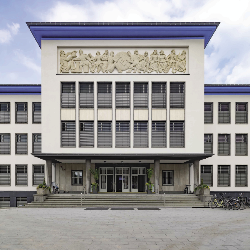 Transformation et rénovation énergétique de l’institut National des Langues à Luxembourg SIEGLE-CHRISTOPHORY ARCHITECTES S.à R.L.